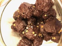 Eierlikör-Lakritz Trüffel - Praline Eierlikör-Lakritz Trüffel - Praline