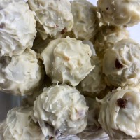 Lakritz-Salmiak Igel (weiße Schokolade) - Praline